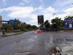 Polisi Perbolehkan Kendaraan Wisatawan Menuju Anyer