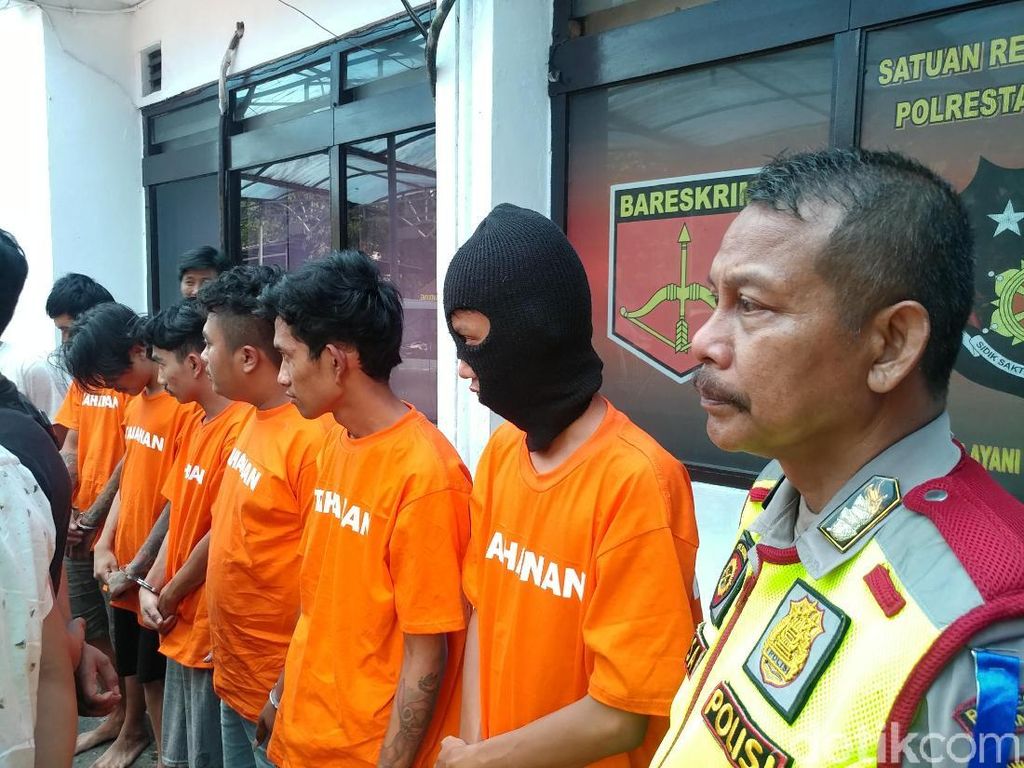Polisi Buru Buron Pengeroyok Bule Kanada Polisi Buru Buron Pengeroyok Bule Kanada