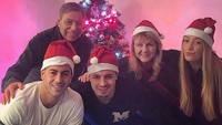 Kalau yang ini dari keluarga bintang AS Roma, Stephan El Shaarawy. Selamat Natal ya semuanya!!! (Foto: Instagram @stewel92)