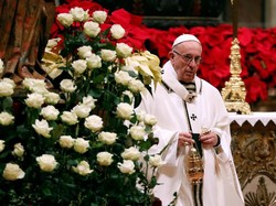 Misa Malam Natal, Paus Fransiskus Ajak Umat Hidup Sederhana