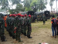 Cegah Penyakit, Tim Pencari Korban Tsunami Diimbau Vaksin Tetanus