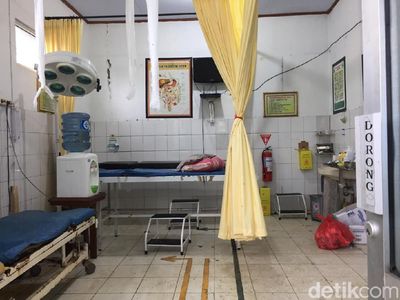 Kondisi Puskesmas Tempat Menampung Puluhan Jenazah Korban Tsunami Anyer