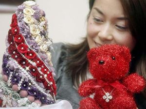 Harganya Bikin Kaget, Ini Deretan Pohon Natal Termahal di Dunia