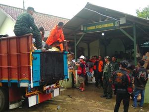 BPBD Serang Distribusikan Bantuan Korban Tsunami ke Anyer-Cinangka