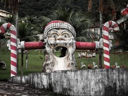 Ditinggalkan, Taman Sinterklas Ini Jadi Menyeramkan