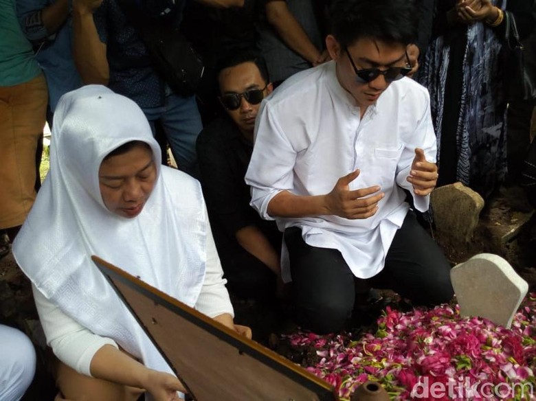 Ditinggal Istri, Ifan Seventeen Butuh Waktu Sembuhkan Mentalnya Ditinggal Istri, Ifan Seventeen Butuh Waktu Sembuhkan Mentalnya
