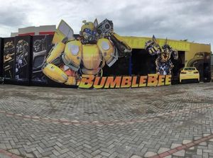 Unik, Pos Pengamanan Natal dan Tahun Baru ini Berkonsep Bumblebee