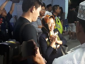 Sempat Harap Keajaiban, Senyum Ikhlas Ibunda Antar Jenazah Dylan Sahara Sempat Harap Keajaiban, Senyum Ikhlas Ibunda Antar Jenazah Dylan Sahara