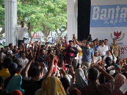 Kunjungi Bulukumba, Sandi Dapat Sumbangan Kampanye di Kolong Rumah