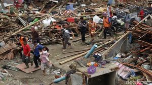 Kepanikan Warga Sumur Dengar Ombak Naik