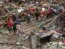 Korban Tsunami: Saya Lihat Banyak Puing dan Orang Mengambang
