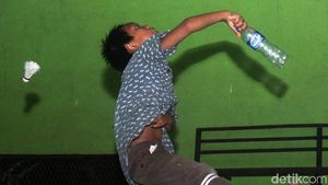 Ketika Anak-anak Korban Tsunami Selat Sunda Menghibur Diri