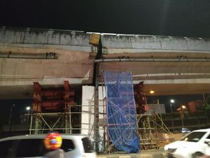 Flyover Rawa Buaya Renggang, PUPR: karena Overload Flyover Rawa Buaya Renggang, PUPR: karena Overload