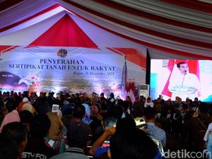 Jokowi Serahkan Ribuan Sertifikat Tanah Lagi, Kini di Cigombong