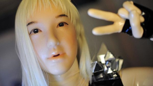 Heboh Fenomena Boneka Arwah Vs Boneka Seks, Kamu yang Mana?