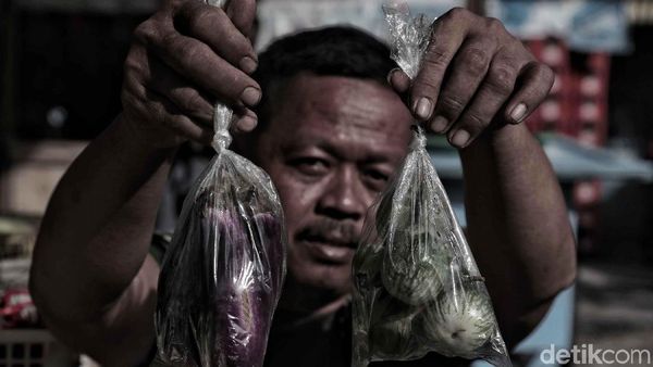 Siap-siap! Kantong Plastik Akan Dilarang Beredar di Jakarta