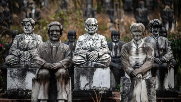 Misteri Ratusan Patung Horor di Taman Milik Mutsuo Furukawa