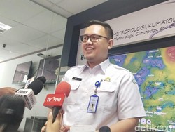 BMKG: Ada Ombak Tinggi dan Hujan Lebat, Hati-hati yang Berlibur ke Pantai!