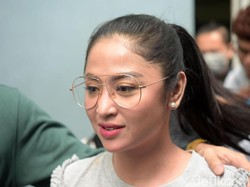 Cuma Beri Perhatian, Suami Dewi Perssik Tegaskan Tak Ada Apa-apa dengan Meldi