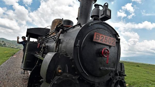 Yuk, Berkeliling Desa dengan Kereta Api Kuno Ambarawa