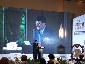 Pakdhe Karwo Dorong Pengusaha IKM Manfaatkan Teknologi Digital Pakdhe Karwo Dorong Pengusaha IKM Manfaatkan Teknologi Digital