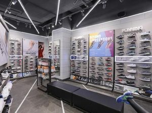 Brand Sepatu dan Apparel asal China Buka Toko di Lippo Mall Puri