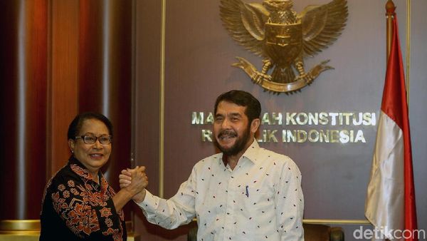 Siasat Menteri PPA Yohana Yembise Naikkan Batas Usia Menikah Siasat Menteri PPA Yohana Yembise Naikkan Batas Usia Menikah