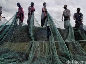 Nelayan Muara Angke Takut Melaut Pasca Tsunami Selat Sunda