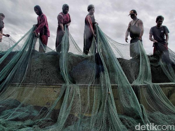 Nelayan Muara Angke Takut Melaut Pasca Tsunami Selat Sunda