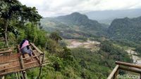 Foto: Puncak Bangku Ciamis yang Sejuk & Asyik Buat Selfie