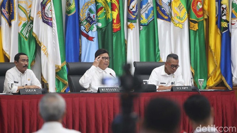 65 ASN Kemendagri Disanksi Selama 2015-2018, Ada Sekda Diturunkan 3 Jenjang 65 ASN Kemendagri Disanksi Selama 2015-2018, Ada Sekda Diturunkan 3 Jenjang