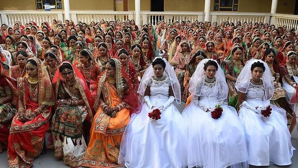 Foto: Pernikahan Masal 261 Anak Yatim yang Dibiayai Pebisnis Berlian