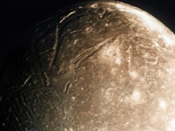 Lautan Bawah Tanah Ditemukan di 4 Bulan Uranus, Rumah Alien?