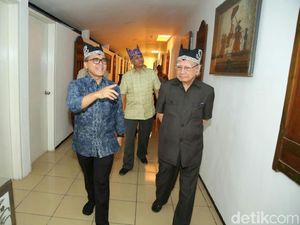 Emil Salim Napak Tilas Jejak Ayahnya di Banyuwangi