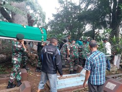 Istri-Anak Jadi Korban Tsunami, Kopda Tresna Balik dari Dinas di Lebanon