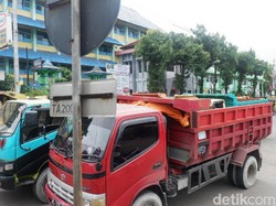 Puluhan Truk Blokir Jalan Negara di Banjarnegara, Ada Apa?