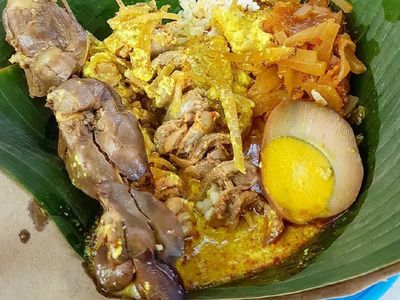 Dingin Sejuk Paling Cocok Sarapan Nasi Ayam yang Gurih Enak