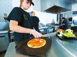 Pekerja Restoran Cepat Saji Ungkap 5 Kebiasaan Buruk Pelanggan