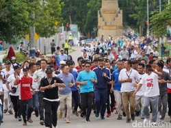 Warga Sinjai Iringi Sandiaga Uno Lari Pagi