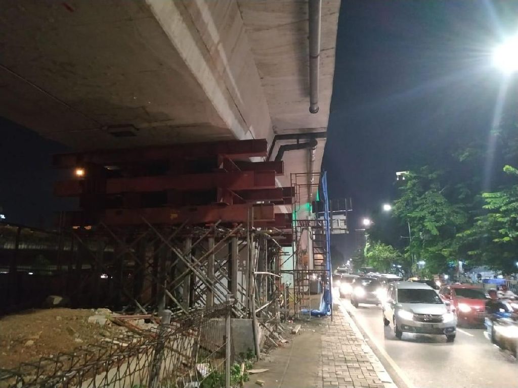 Flyover Rawa Buaya Ditutup 14 Hari Flyover Rawa Buaya Ditutup 14 Hari