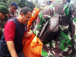 AGP Bantu Evakuasi dan Bersihkan Puing Akibat Tsunami AGP Bantu Evakuasi dan Bersihkan Puing Akibat Tsunami