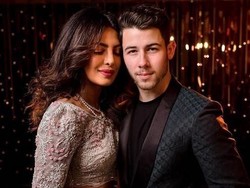 Sophie Turner Hamil, Priyanka Chopra Banyak Berdoa