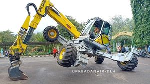 Dinas Lingkungan Hidup DKI Pamer Excavator Canggih di Ragunan