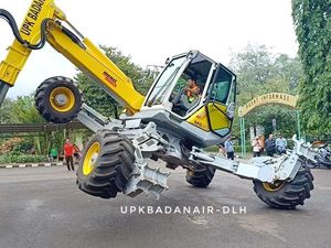 Dinas Lingkungan Hidup DKI Pamer Excavator Canggih di Ragunan