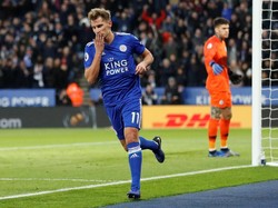 Marc Albrighton merayakan golnya. Skor 1-1 hingga jeda. Reuters/Carl Recine.
