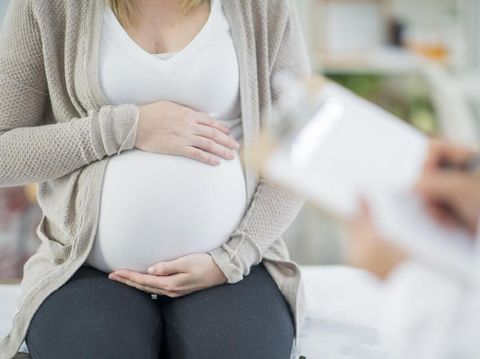 Perut Sering Mulas Saat Hamil? Kenali Penyebab & Cara Mengatasinya