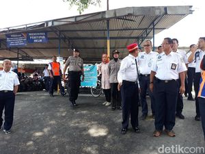 Mes Karyawan Stasiun Balapan Solo Diratakan untuk Lahan Parkir Mes Karyawan Stasiun Balapan Solo Diratakan untuk Lahan Parkir