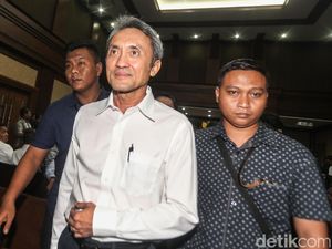 Eddy Sindoro Bantah Perintahkan Suap untuk Eks Panitera PN Jakpus Eddy Sindoro Bantah Perintahkan Suap untuk Eks Panitera PN Jakpus