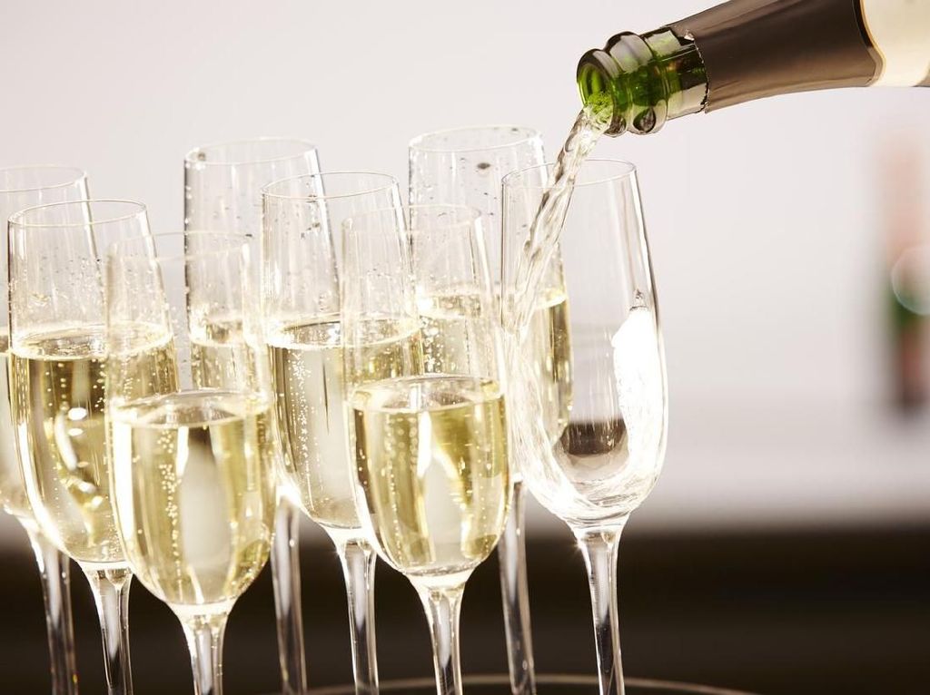 Gelas Ini Dirancang Untuk Membuat Rasa Champagne Lebih Enak, Seperti Apa Bentuknya? Gelas Ini Dirancang Untuk Membuat Rasa Champagne Lebih Enak, Seperti Apa Bentuknya?