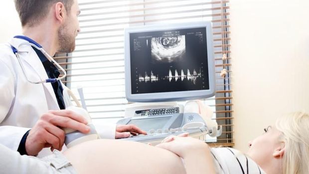 Alasan di Balik Janin Lebih Sering Begerak di Trimester Tiga